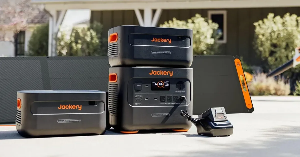 Explorer 2000 Plus (6,126Wh) with 2x batteries and 2x 200W panels