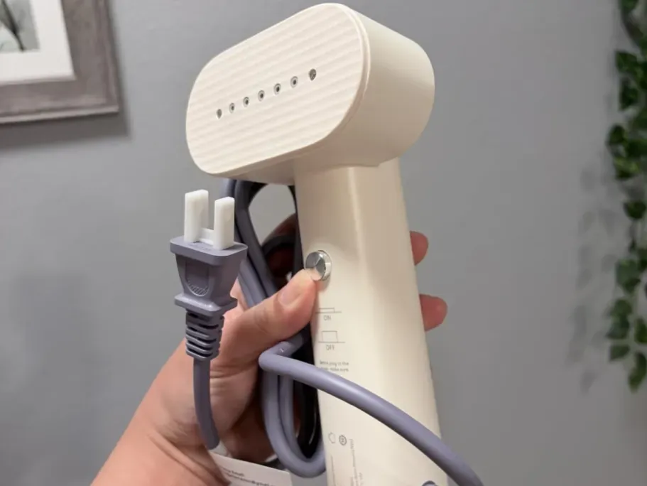 Travel Clothes Steamer in White
