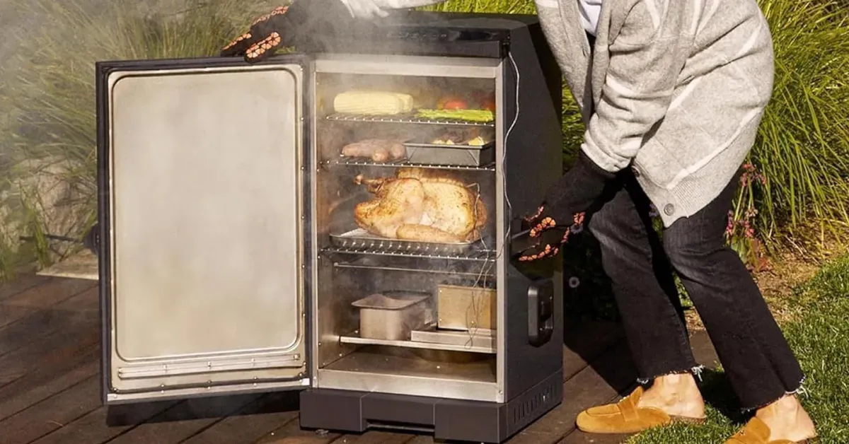 East Oak 30-inch Outdoor Electric Smoker