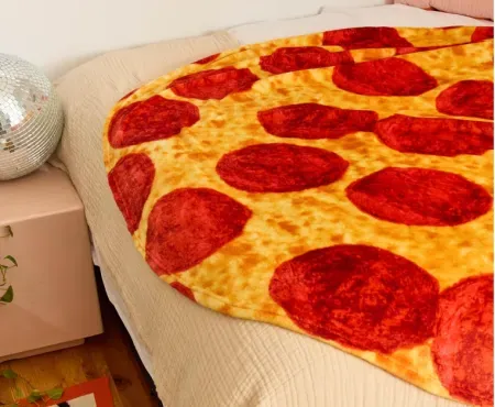 WHAT DO YOU MEME? Relatable Cozy Concepts Co Pizza Blanket
