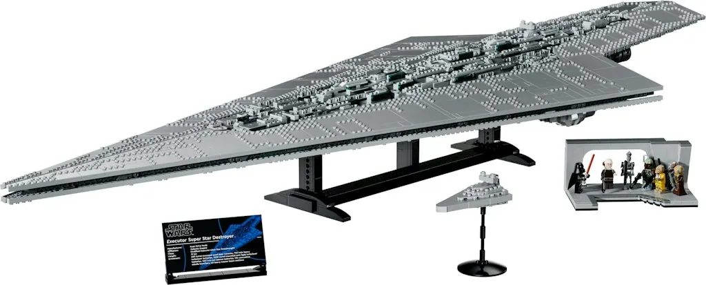 LEGO Star Wars Executor Super Star Destroyer w/ Darth Vader's Lightsaber