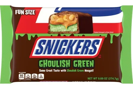 9.69oz SNICKERS Ghoulish Green Fun Size Chocolate Halloween Candy Bars