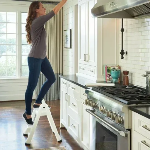 Rubbermaid EZ Step Folding 2-Step Stool
