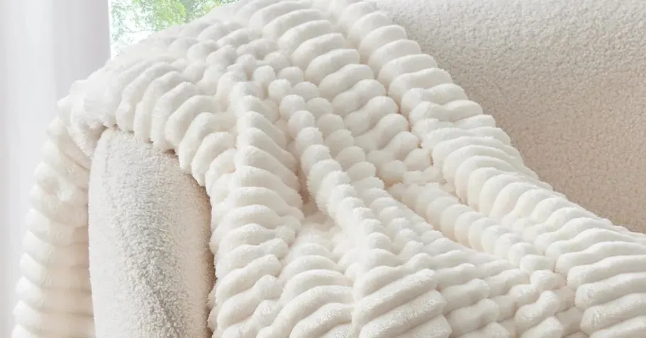 BEDELITE Ribbed Fleece Throw Blanket – White