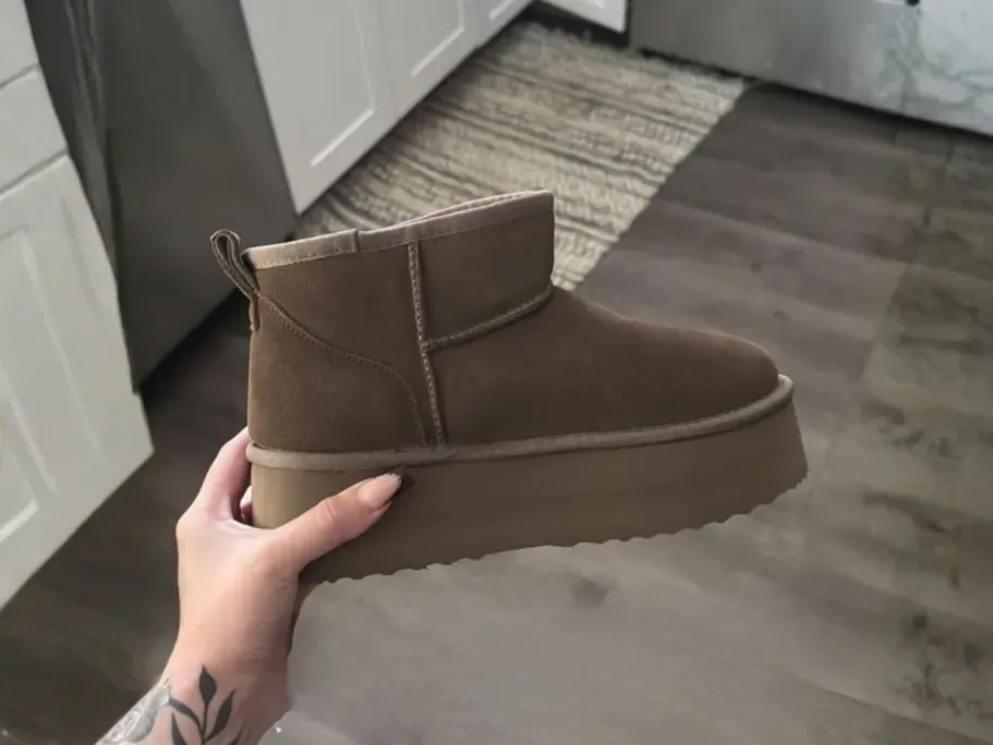 DREAM PAIRS Boots