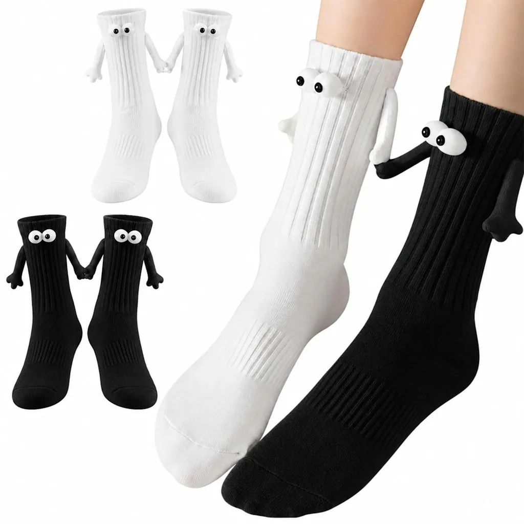2 Pairs of Magnetic Holding Hands Socks