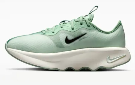 Nike Motiva 2 Women's Walking Shoes