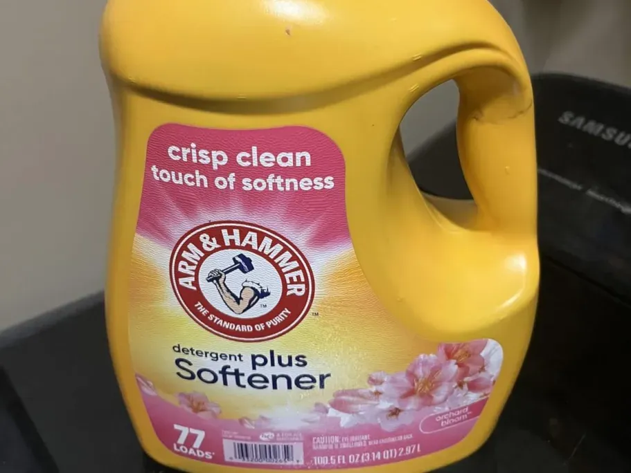 ARM & HAMMER Plus Softener Detergent 100.5oz 77-Load in Orchard Bloom