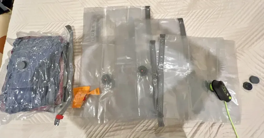 Travel Vacuum Storage Bags 12-Pack w/ Pump