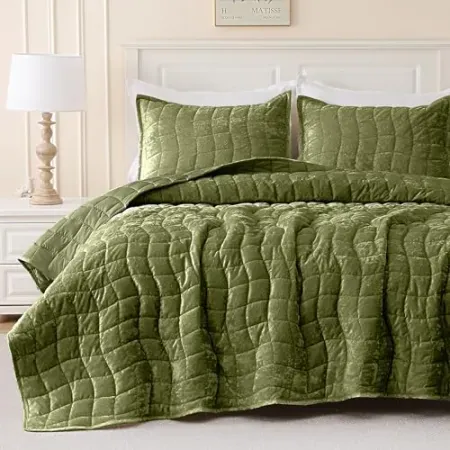 3-Piece DOWNCOOL Velvet Quilt Set