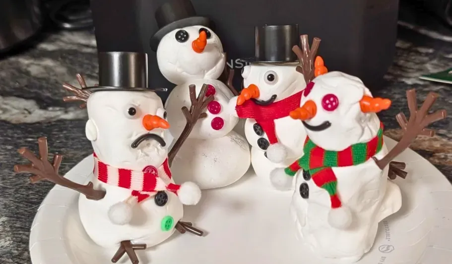 Air-Dry Clay Snowman Kit 9-Pack