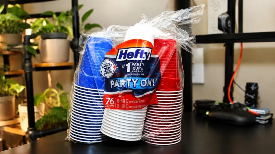 Hefty Patriotic Disposable Party Cups 76-Count
