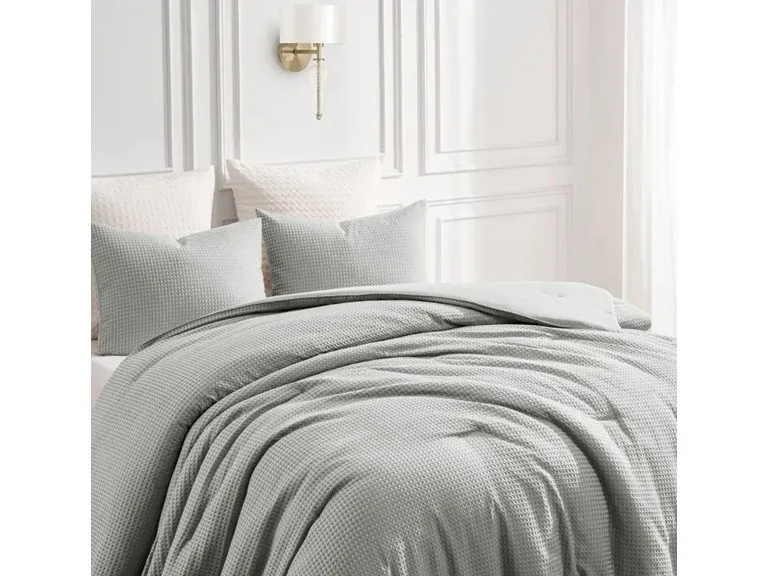 Kathy Ireland 3-Piece Waffle Down Alternative Comforter Set Queen/King
