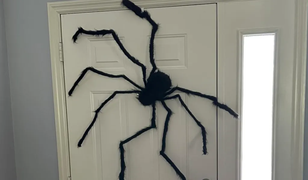 JOYIN Posable 5′ Spider Halloween Decoration