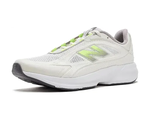 New Balance Women's Catalyst Shoe (Sea Salt/Truffle Salt)