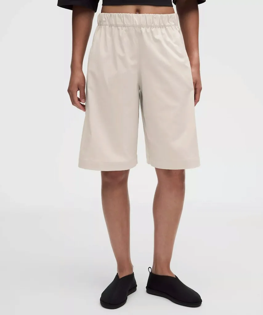 lululemon Woven Mid-Rise Bermuda Short