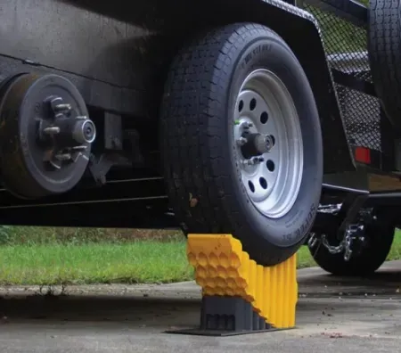 Camco Curved Trailer Aid Ramp with Chock and Base Pad