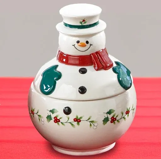 Pfaltzgraff Winterberry 5-Inch Snowman Covered Bowl