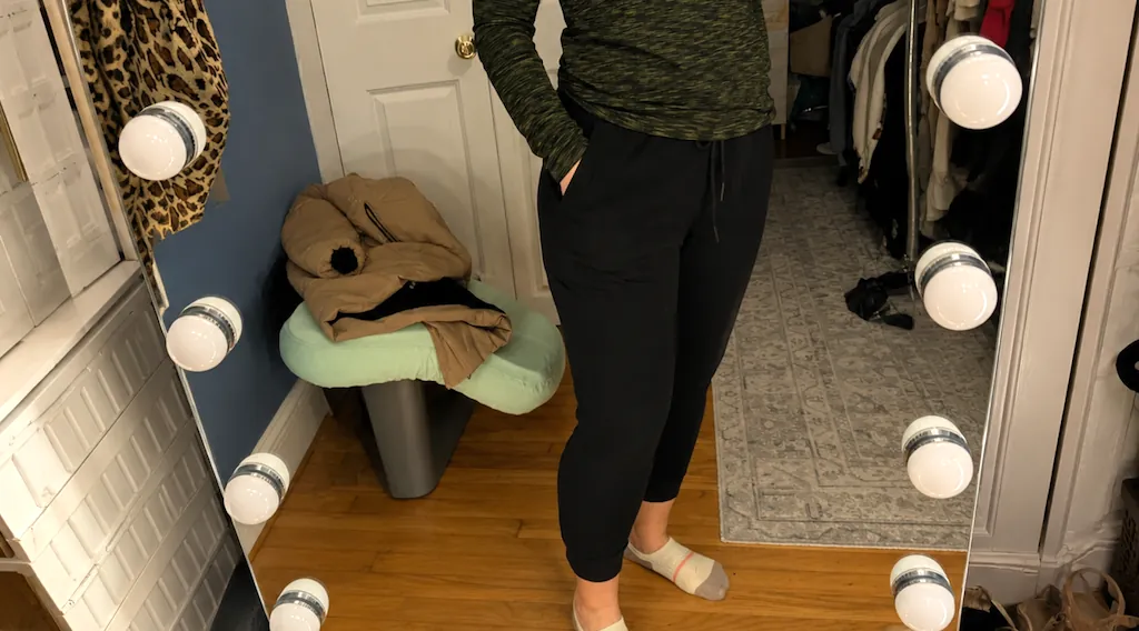 Women’s Capri Jogger Pants w/ Pockets