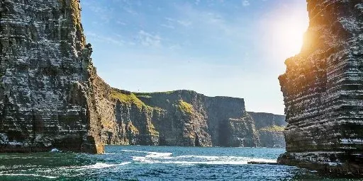 9-Day Ireland Guided Tour Package with Air & Cliffs of Moher