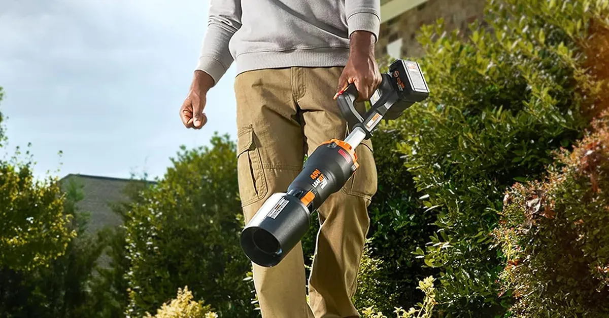 Worx Nitro Leafjet 40V 620 CFM Cordless Electric Leaf Blower with 2x 4.0Ah batteries