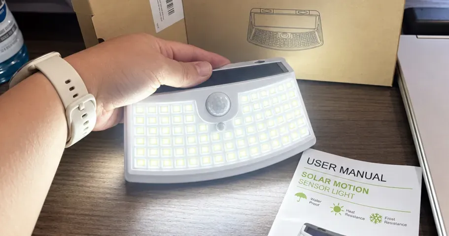 Solar Motion Sensor Lights 4-Pack in White