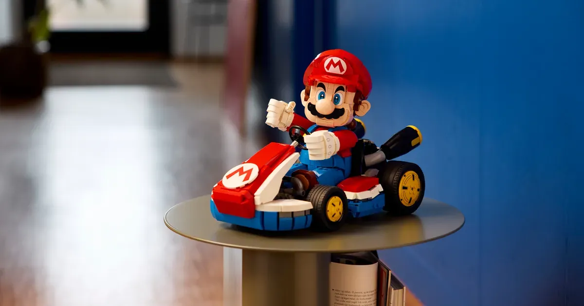 LEGO Super Mario: Mario Kart – Mario & Standard Kart set