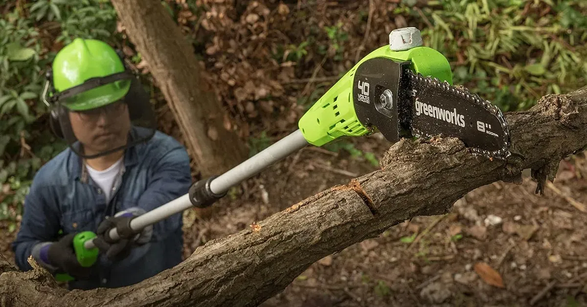 Greenworks 40V 8-inch Cordless Electric Pole Saw with 2.0Ah battery