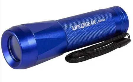 Life Gear Pocket Zoom 160-Lumen Focused Flashlight