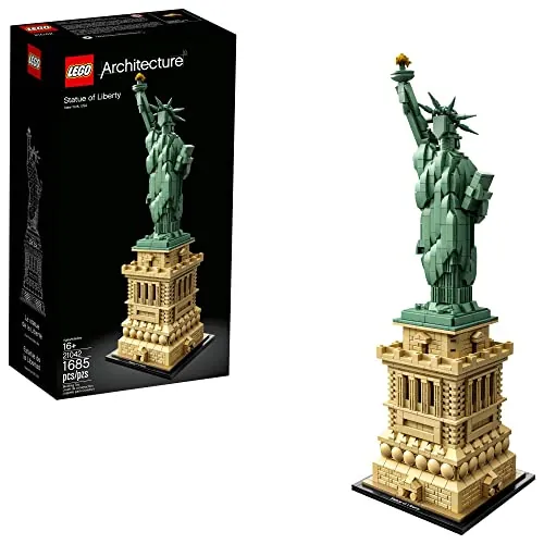 LEGO Architecture: Landmark Series - Statue of Liberty (21042, 1685-Piece)
