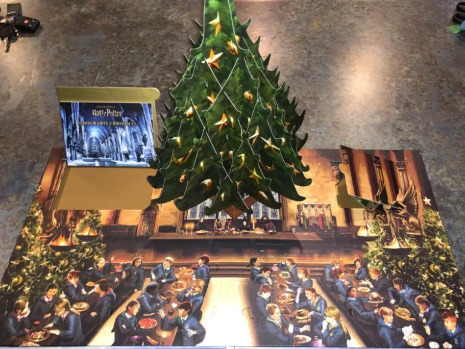 Harry Potter: A Hogwarts Christmas Pop-Up Advent Calendar Book
