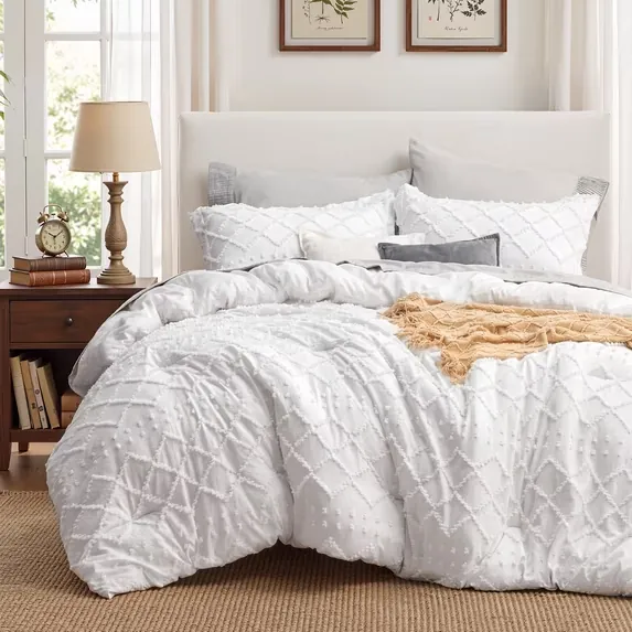 U by Bedsure Tufted Boho Comforter Set