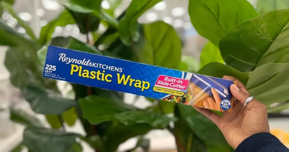 Reynolds Quick Cut Plastic Wrap 225 sq ft Roll