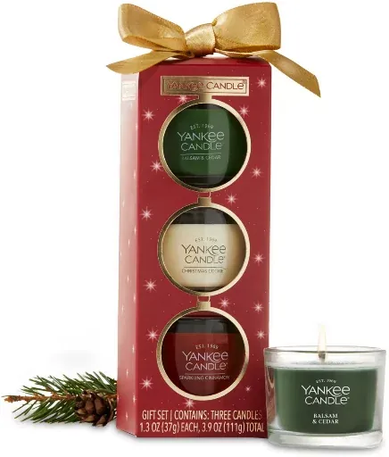 Yankee Candle Christmas Classics 3-Pack Candle Gift Set