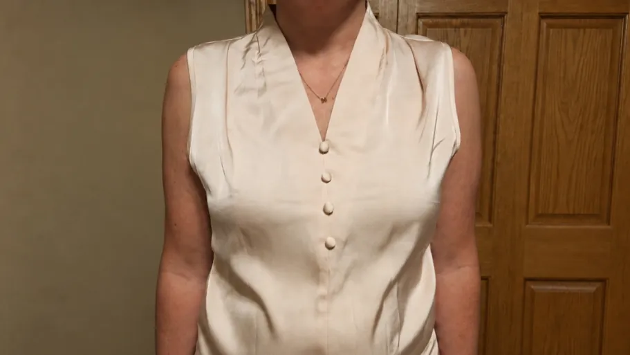 ETOSELL Women’s Satin V-Neck Tank Top