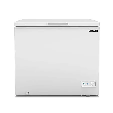 Frigidaire 7.0-cu-ft Chest Freezer (white)