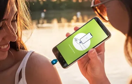 Heat it Smartphone-Powered Insect Bite Healer (USB-C)