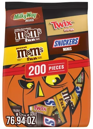 200-Count M&M's, Snickers, Twix & More Halloween Candy Pack + $1 Walmart Cash