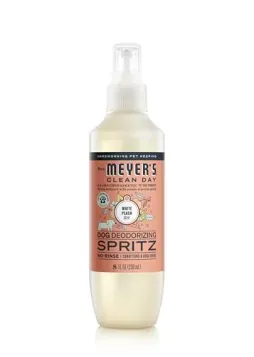 8oz MRS. MEYER'S Clean Day Dog Deodorizing Spray