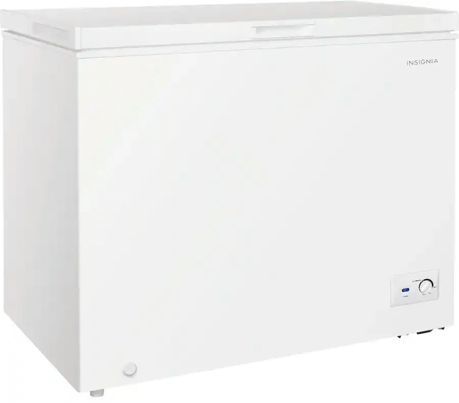 Insignia 7-cu. ft. Manual Defrost Garage-Ready Chest Freezer