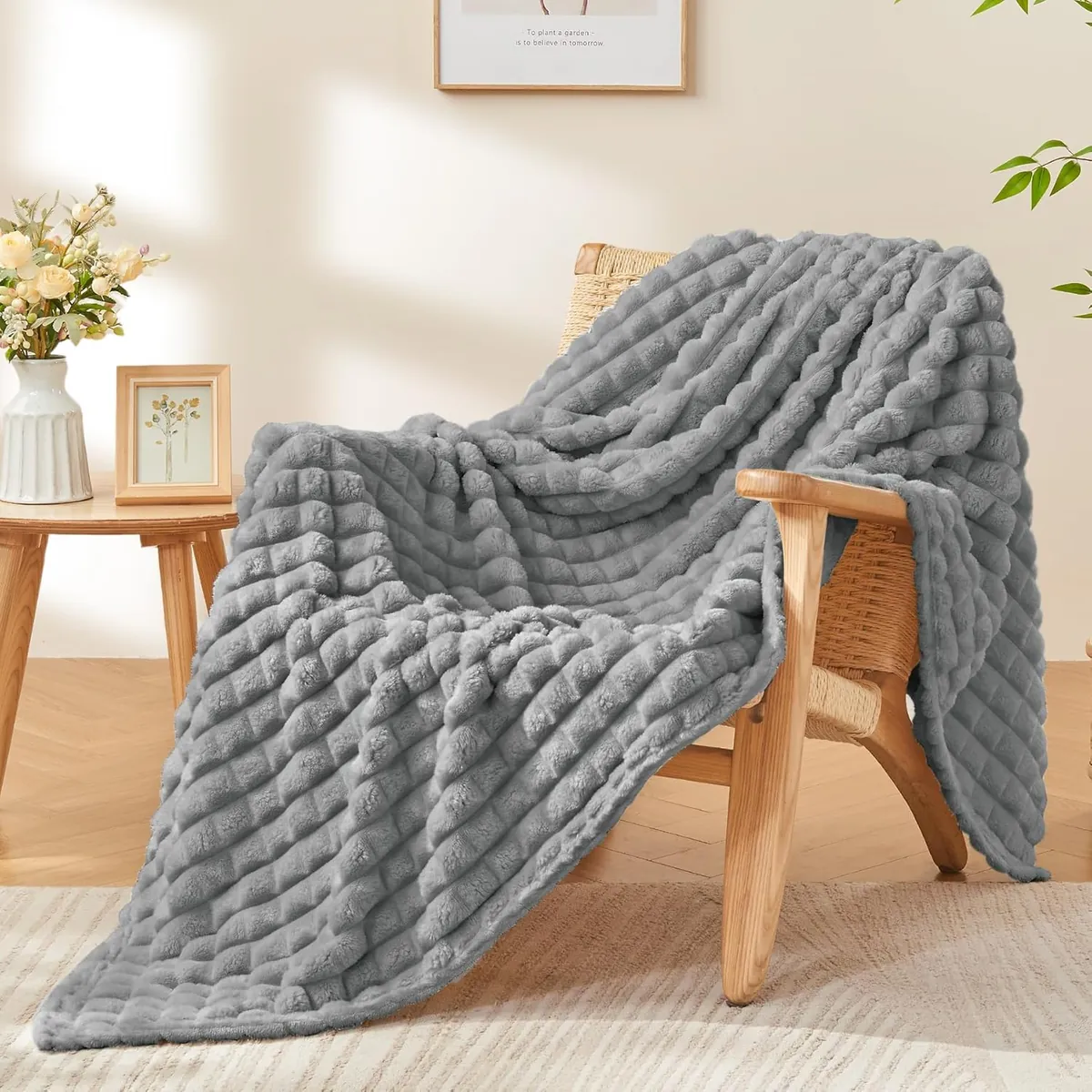 BEDELITE Checked Fleece Throw Blanket